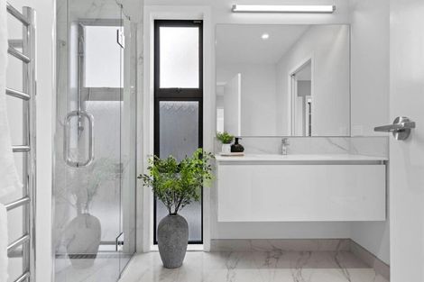 Photo of property in 6 Campbell Place, Marton, 4710