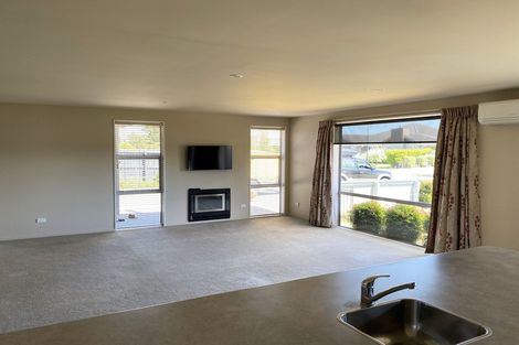 Photo of property in 94 Mcmahon Drive, Aidanfield, Christchurch, 8025