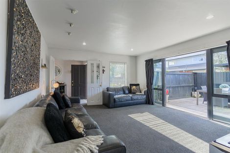 Photo of property in 26a Crofton Road, Harewood, Christchurch, 8051