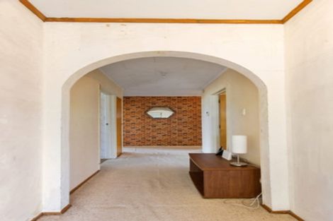 Photo of property in 38 Wallace Road, Mangere Bridge, Auckland, 2022