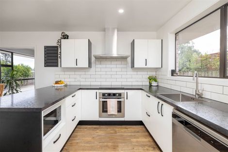 Photo of property in 62 Kathleen Crescent, Hornby, Christchurch, 8042