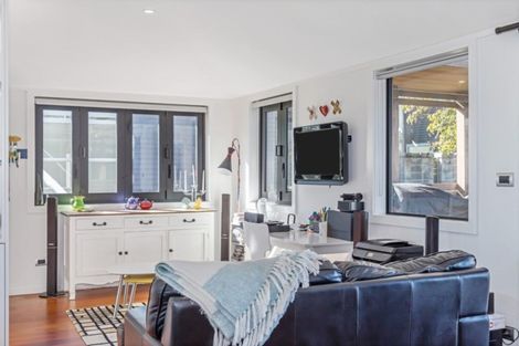 Photo of property in 105 The Esplanade, Manly, Whangaparaoa, 0930