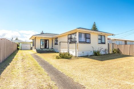 Photo of property in 6 Omori Place, Castlecliff, Whanganui, 4501