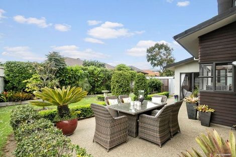 Photo of property in 7 Bronwylian Drive, Flat Bush, Auckland, 2016