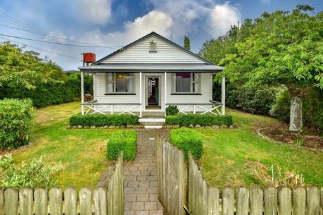 Photo of property in 13 Cliff Street, Coalgate, 7673