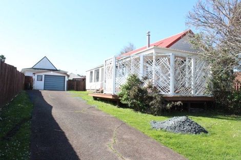 Photo of property in 50 Aviemore Drive, Highland Park, Auckland, 2010