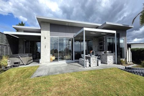 Photo of property in 34 Holcombrooke Lane, Welcome Bay, Tauranga, 3175