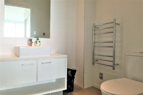 Photo of property in Sentinel Apartments, 1102/3 Northcroft Street, Takapuna, Auckland, 0622