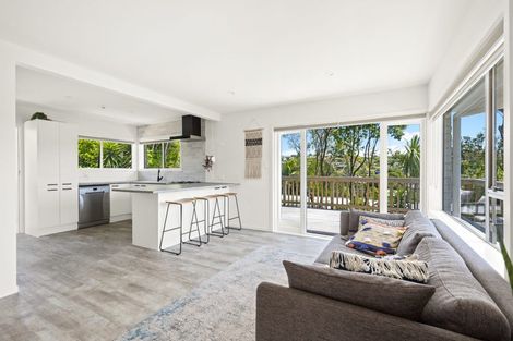 Photo of property in 1/92 Saddleback Rise, Murrays Bay, Auckland, 0630