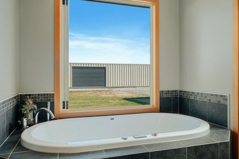 Photo of property in 136 Te Awa Road, Albert Town, Wanaka, 9382