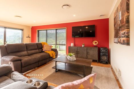 Photo of property in 7 Percy Kinsman Crescent, Riverstone Terraces, Upper Hutt, 5018