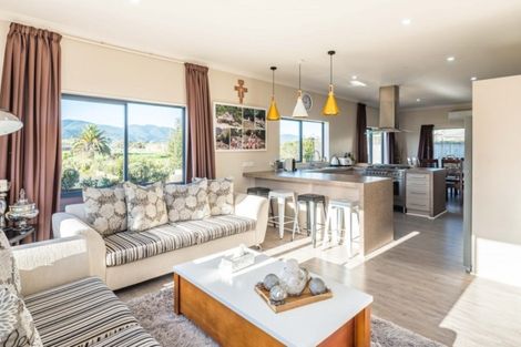 Photo of property in 11 Trusham Court, Paraparaumu, 5032