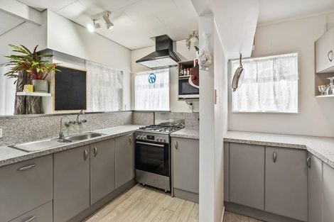 Photo of property in 17 Parkland Crescent, Terrace End, Palmerston North, 4410