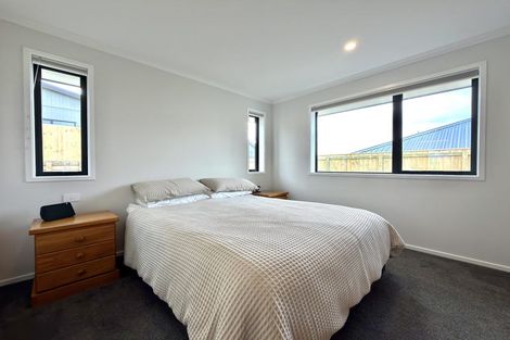 Photo of property in 7 Matata Road, Kenepuru, 5022