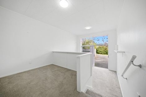 Photo of property in 3/70 Kaurilands Road, Titirangi, Auckland, 0604