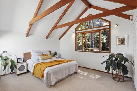 Photo of property in 71 Takahe Road, Titirangi, Auckland, 0604