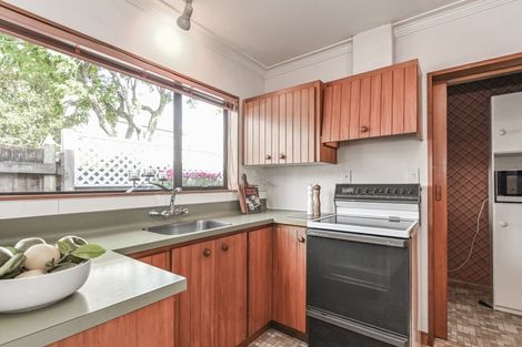 Photo of property in 2/505 Fitzroy Avenue, Hastings, 4122