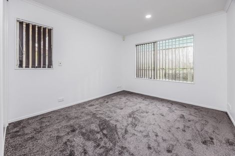 Photo of property in 9 Ashmere Lane, Weymouth, Auckland, 2103