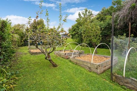 Photo of property in 16 Marewa Street, Kew, Dunedin, 9012