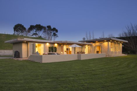 Photo of property in 115 Turitea Road, Fitzherbert, Palmerston North, 4472