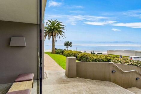 Photo of property in Seaview Apartments, 13/64 Milford Road, Milford, Auckland, 0620