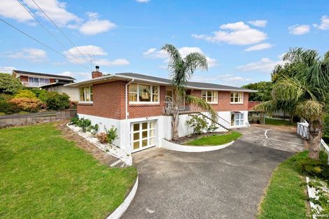 Photo of property in 18 Renwick Street, Papakura, 2110