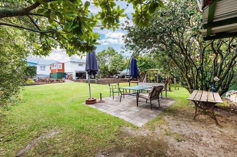 Photo of property in 9 Roberts Road, Te Atatu South, Auckland, 0610