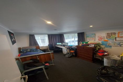 Photo of property in 5 Chew Place, Ranui, Porirua, 5024
