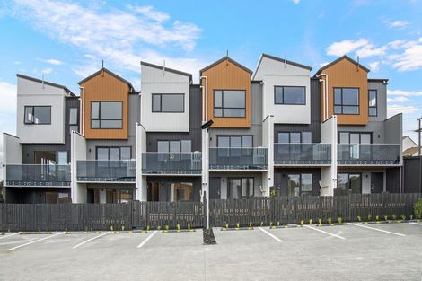 Photo of property in 95a Woodglen Road, Glen Eden, Auckland, 0602