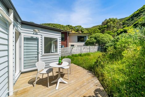 Photo of property in 26 Rarangi Way, Owhiro Bay, Wellington, 6023