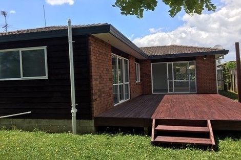 Photo of property in 2/46 West Fairway, Golflands, Auckland, 2013