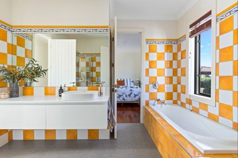 Photo of property in 21 Penwood Close, East Tamaki Heights, Auckland, 2016