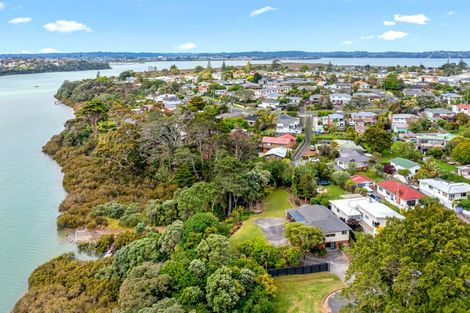 Photo of property in 2 Wharf Road, Te Atatu Peninsula, Auckland, 0610