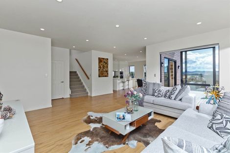 Photo of property in 22 Bridget Court, Red Beach, 0932