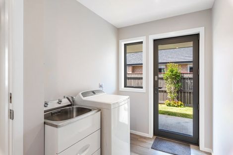 Photo of property in 24 Barry Curtis Place, Levin, 5510