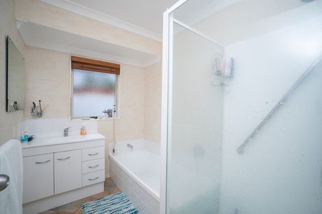 Photo of property in 39 Parnell Heights Drive, Kelvin Grove, Palmerston North, 4414