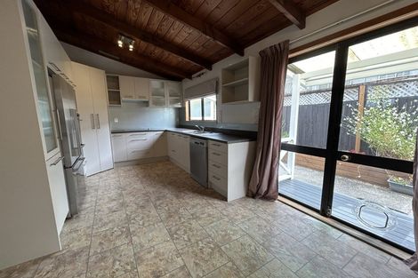 Photo of property in 14a Chablis Place, Henderson, Auckland, 0612