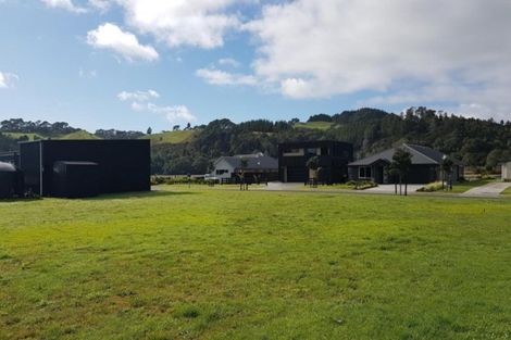 Photo of property in 5 Admiral Drive, Cooks Beach, Whitianga, 3591