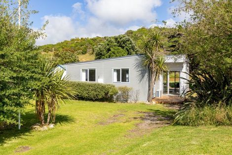 Photo of property in 56 Pinedale Crescent, Riversdale Beach, Masterton, 5872