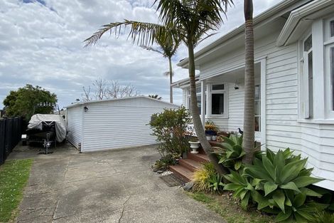 Photo of property in 12 Parkview Place, Pakuranga, Auckland, 2010