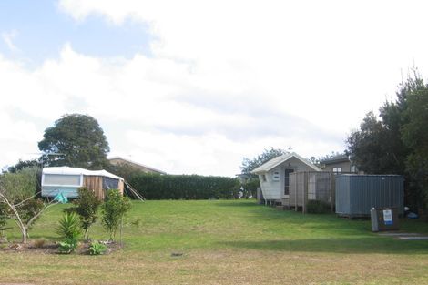 Photo of property in 105 Kowhai Avenue, Matarangi, Whitianga, 3592