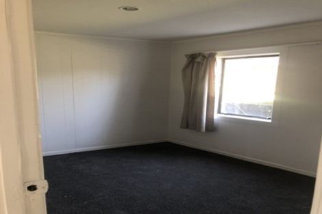Photo of property in 24 Neil Avenue, Te Atatu Peninsula, Auckland, 0610
