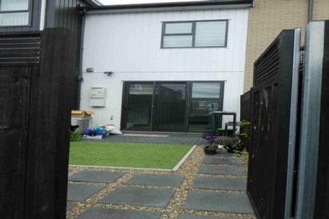 Photo of property in 80 Manarini Road, Westgate, Auckland, 0614