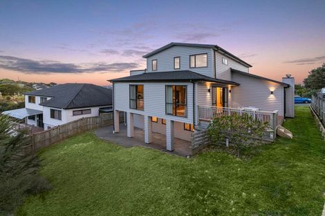 Photo of property in 11 Taraire Place, Orewa, 0931