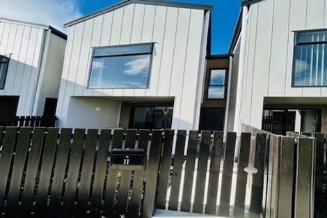 Photo of property in 11 Tima Lane, Mangere Bridge, Auckland, 2022