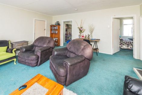 Photo of property in 17 Manuka Street, Castlecliff, Whanganui, 4501