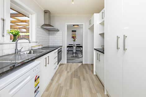 Photo of property in 16 Lyncroft Street, Mangere East, Auckland, 2024