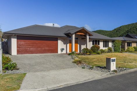 Photo of property in 5 Nautique Place, Waikawa, Picton, 7220