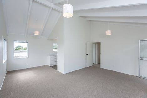 Photo of property in 1/1 Celeste Place, Totara Vale, Auckland, 0627