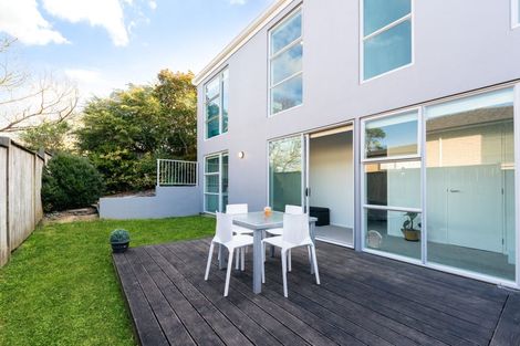 Photo of property in 4 Ilam Lane, Fairview Heights, Auckland, 0632